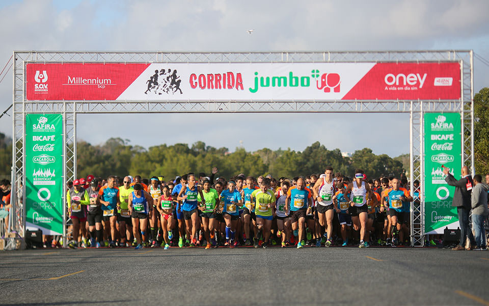 Correr, caminhar, pedalar e patinar no Autódromo do Estoril, na Corrida Jumbo