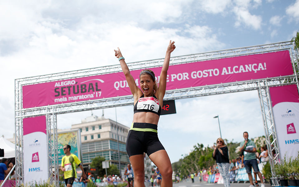 Madrinha Isabel Silva estreia-se com vitória na Alegro Meia Maratona de Setúbal 2017